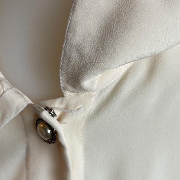 EUC Notations Women’s sz. 8 Ivory and Lace long sleeve blouse with pearl buttons - Picture 15 of 15